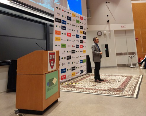 CBPF professor awarded at Harvard and MIT defending basic science and Artificial Intelligence as pillars of transformation